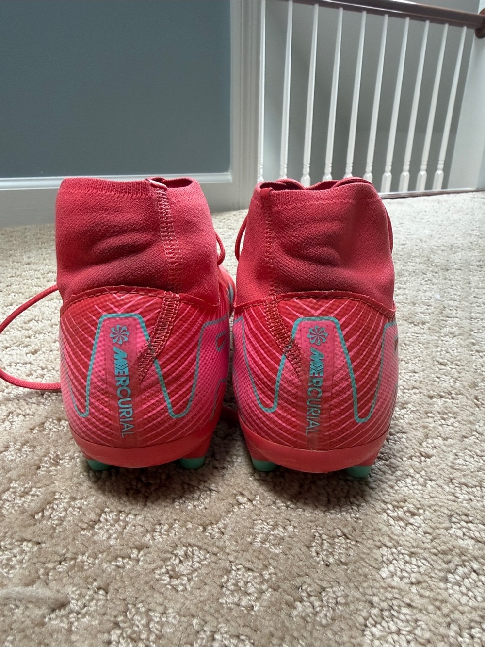 Nike Mercurial Superfly 10 Soccer Cleats size 8 and matching shin guards - Picture 3 of 7